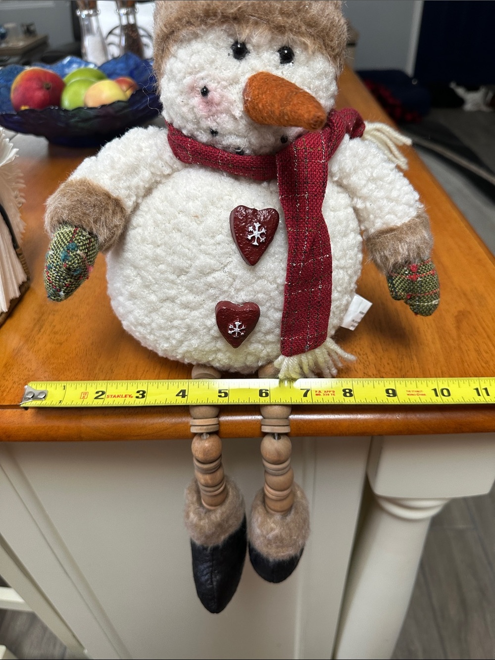 Christmas sitting snowman w/ hat, mittens& black boots. Wood legs. Wool body. - Picture 5 of 7
